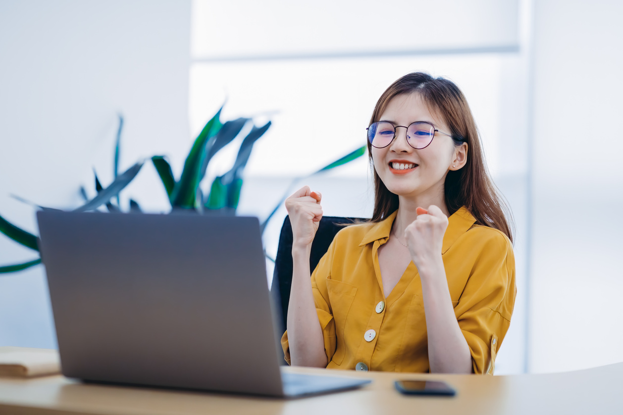 Professional Asian businesswoman working in office.